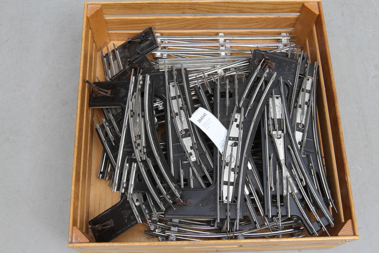 MÄRKLIN skala noll. Räls och växlar.