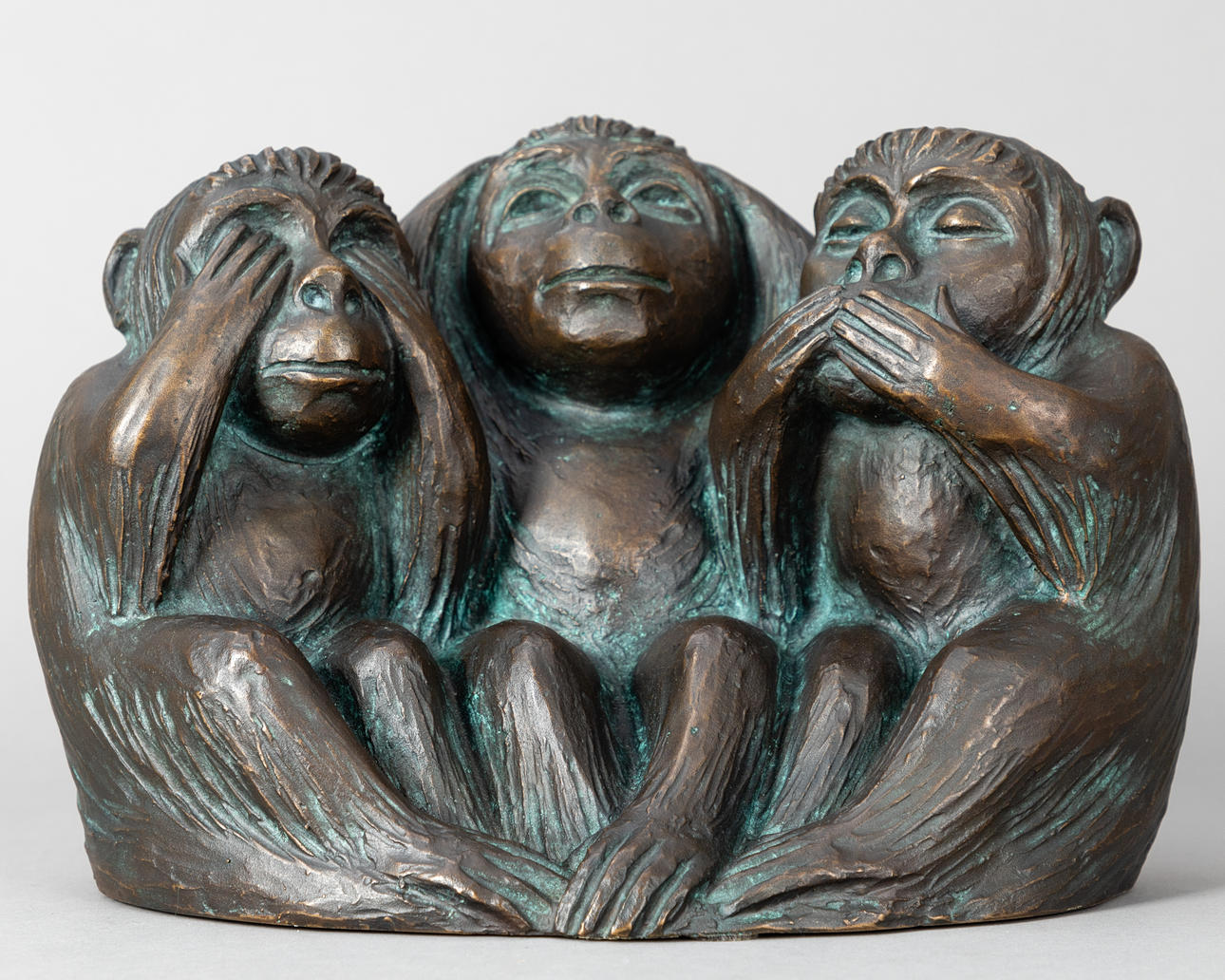 FIDELIS BENTELE (1905-1987). Three monkeys.