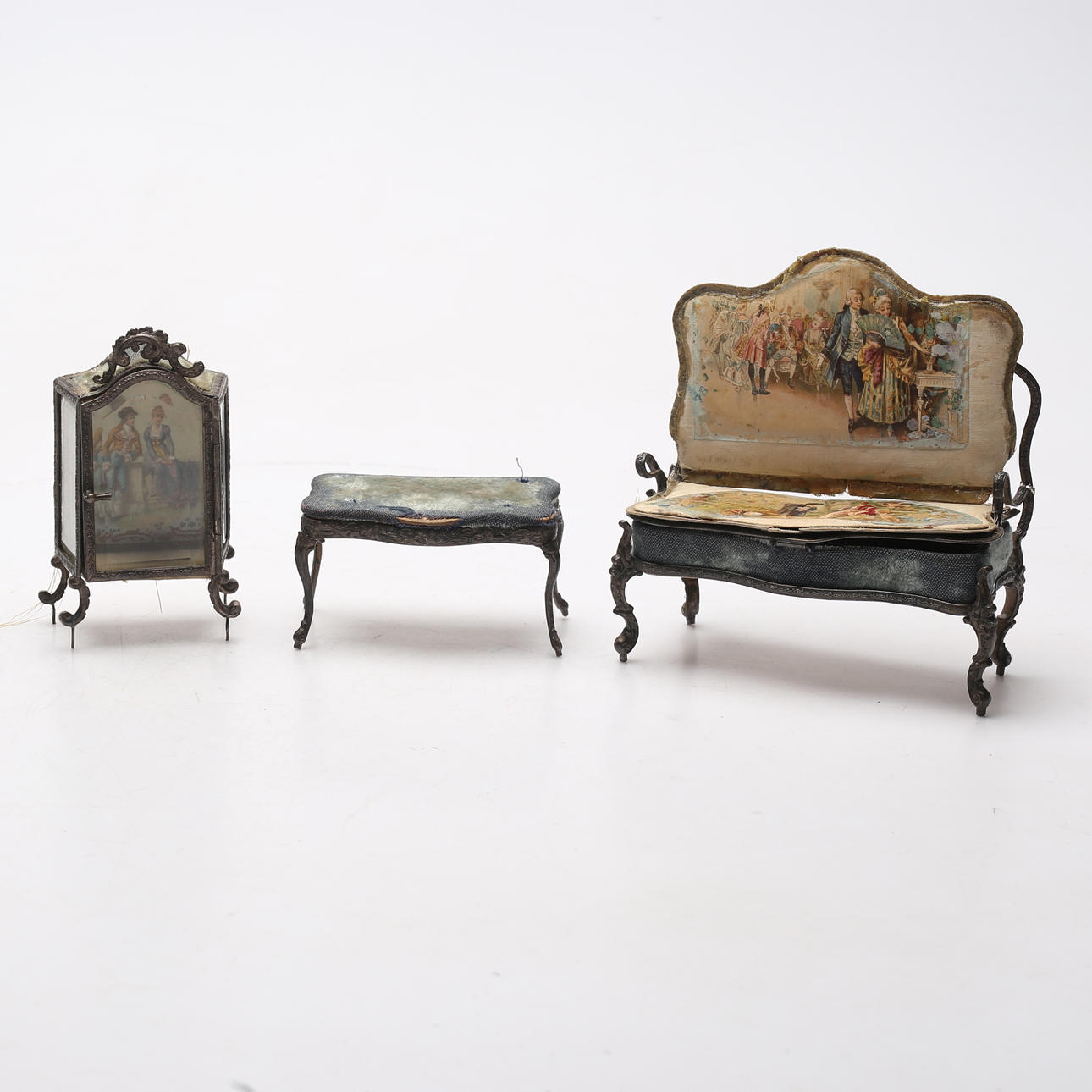 DOCKSKÅPSMÖBLER, 2 delar, Louis XVI-stil, 1900-tal.