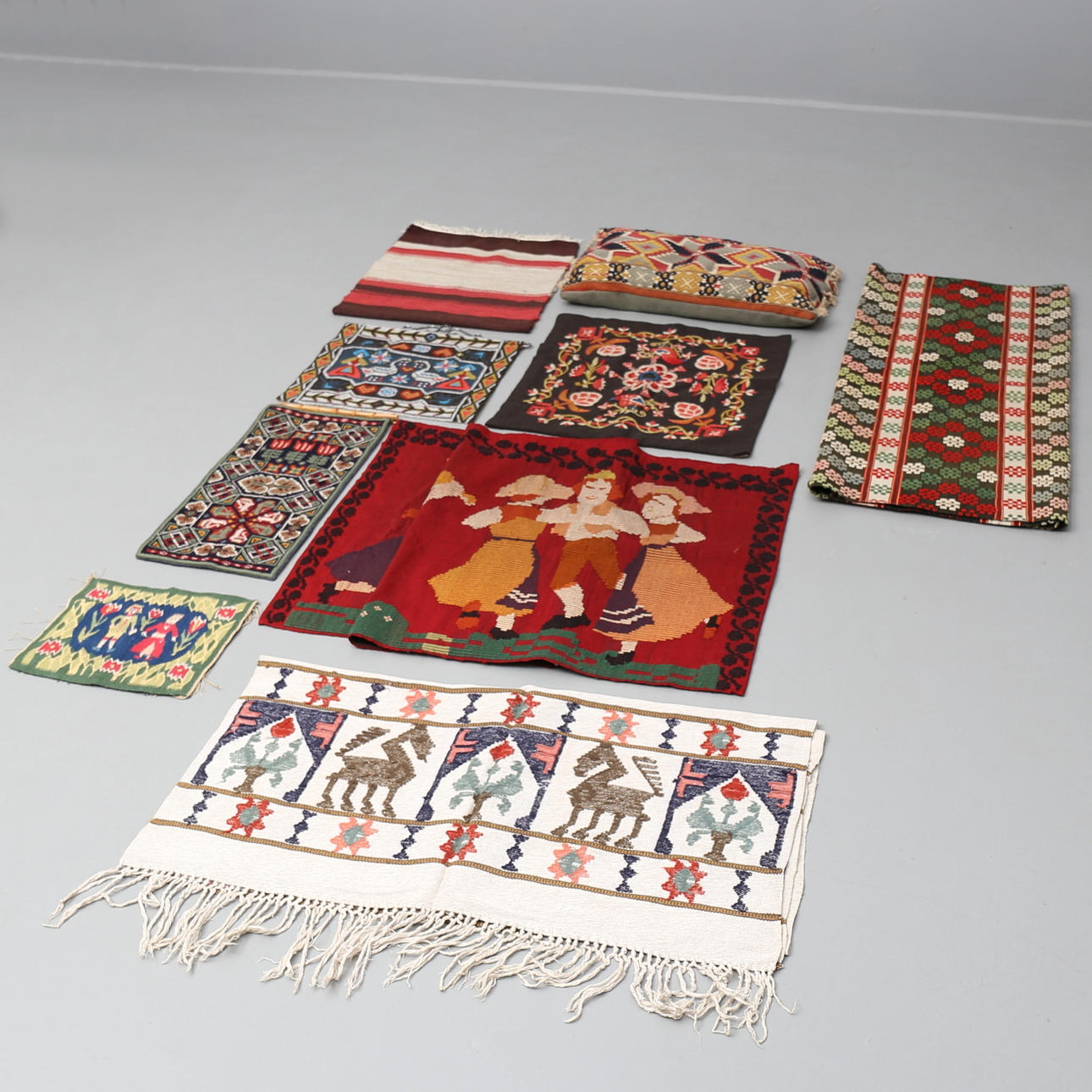 PARTI BONADER och textilier, 9 delar, allmoge.