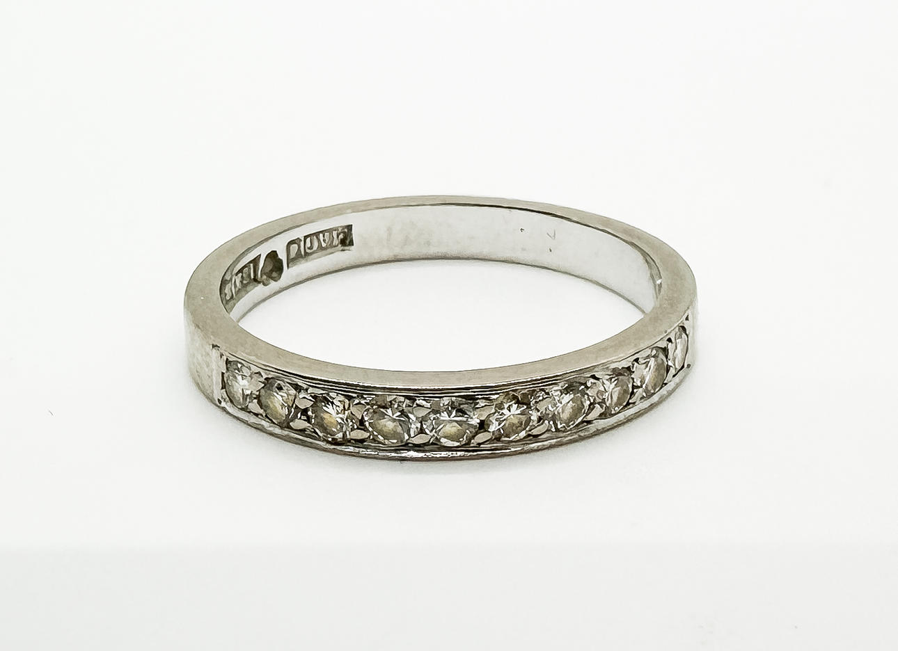 RING, 18k white gold, 10 diamonds.