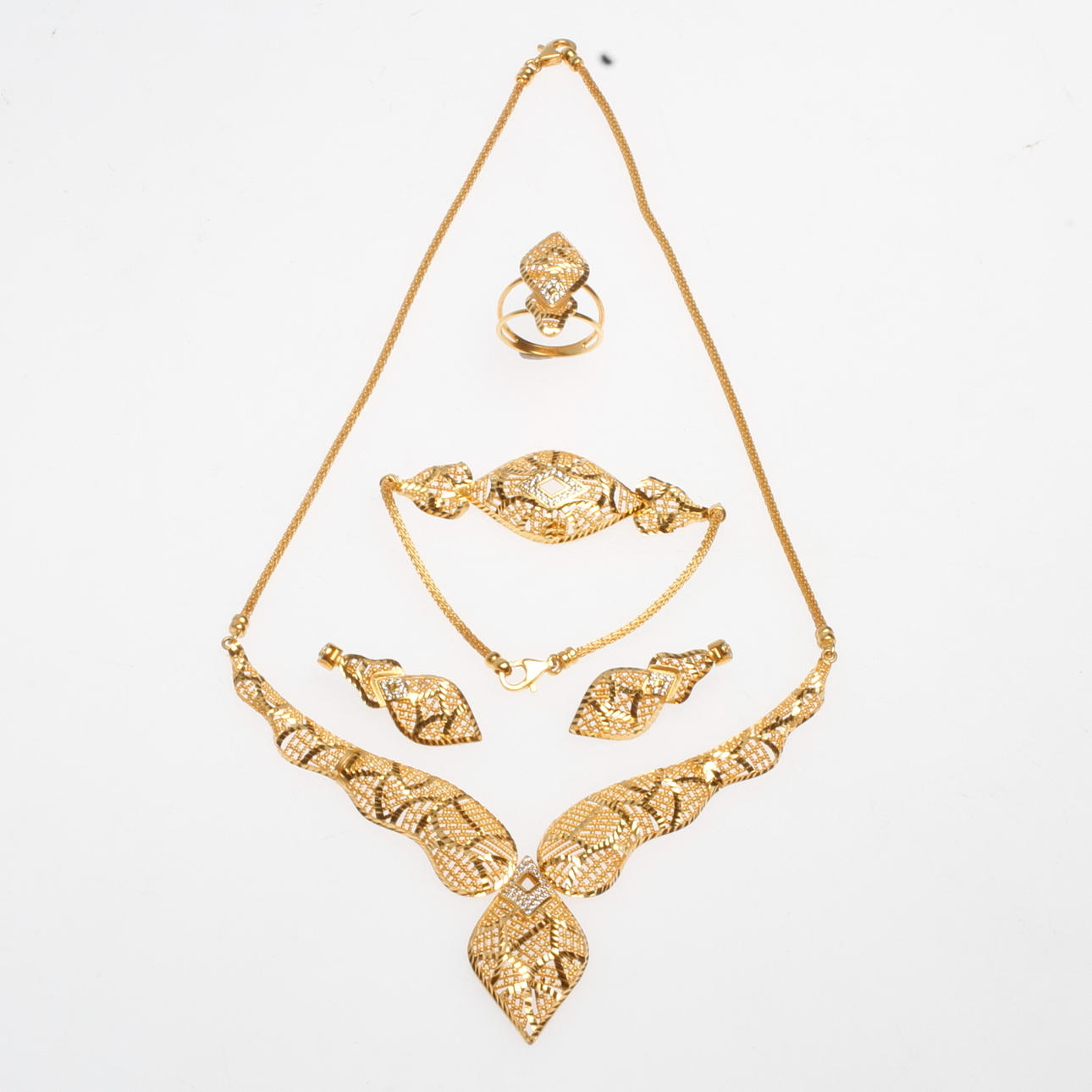 SMYCKESET, 21k guld, vikt ca 49,2 gr.