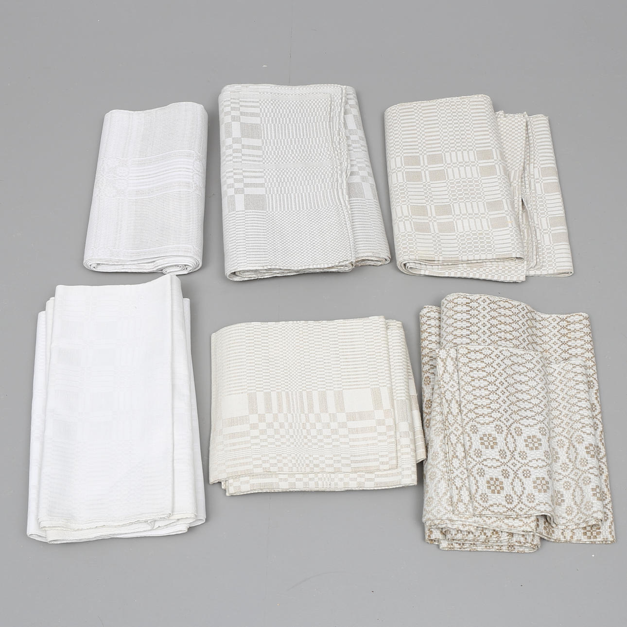 LINNEDUKAR,13 st, vävda.