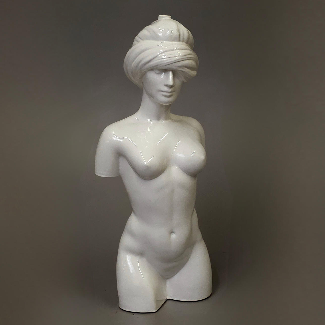 WOMEN'S TORSO IN WHITE GLAZED CERAMIC. SUITABLE FOR LAMPS.