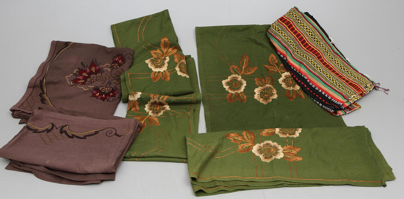 TEXTILIER, 7 delar, bl.a. 1930/40-tal.