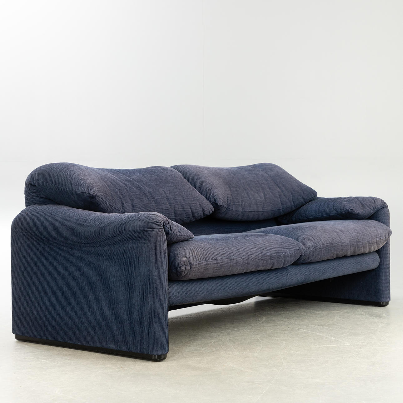 VICO MAGISTRETTI. Cassina. 2-sits/soffa 'Maralunga'.
