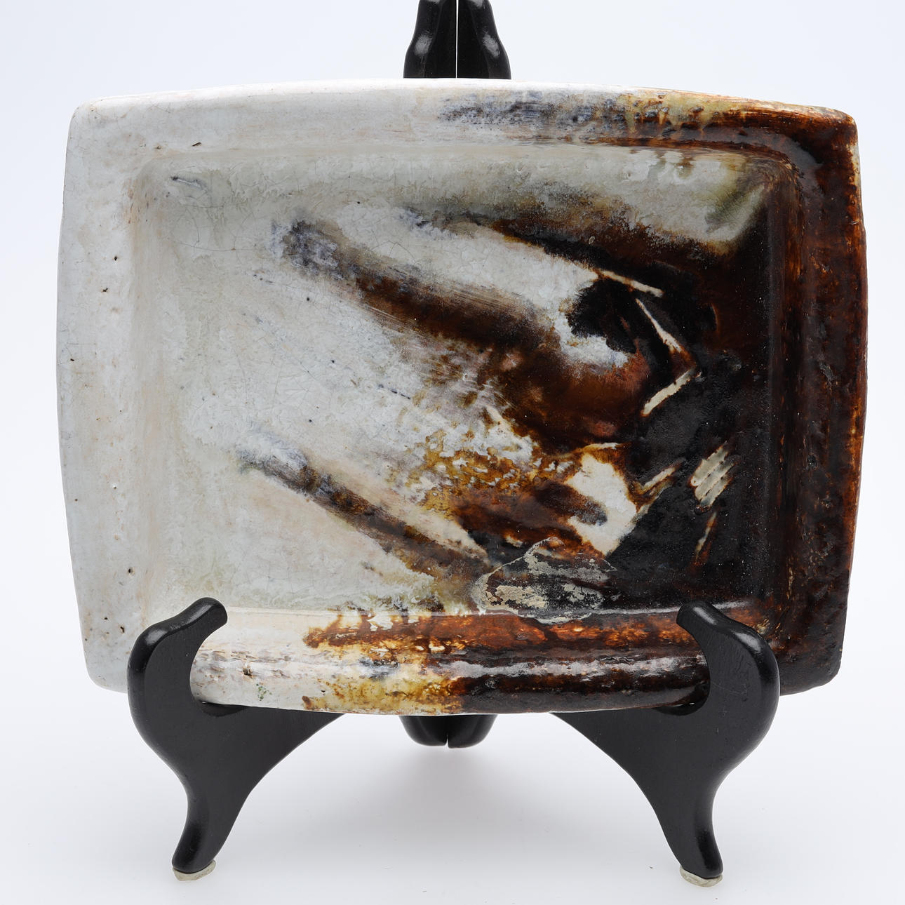 JEPPE HAGEDORN OLSEN. A platter, glazed stoneware. Signed.