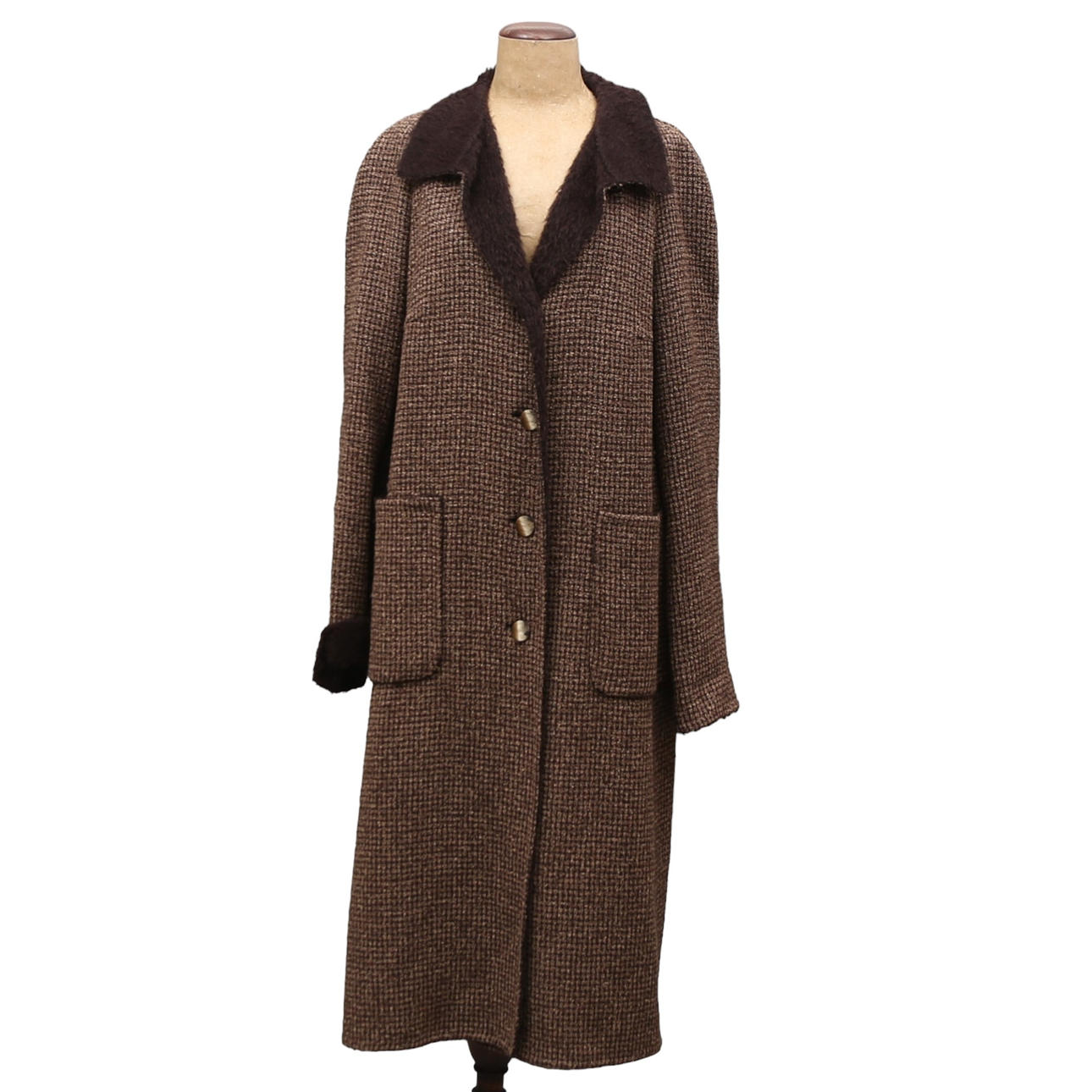 ESCADA. Mantel aus Wolle.