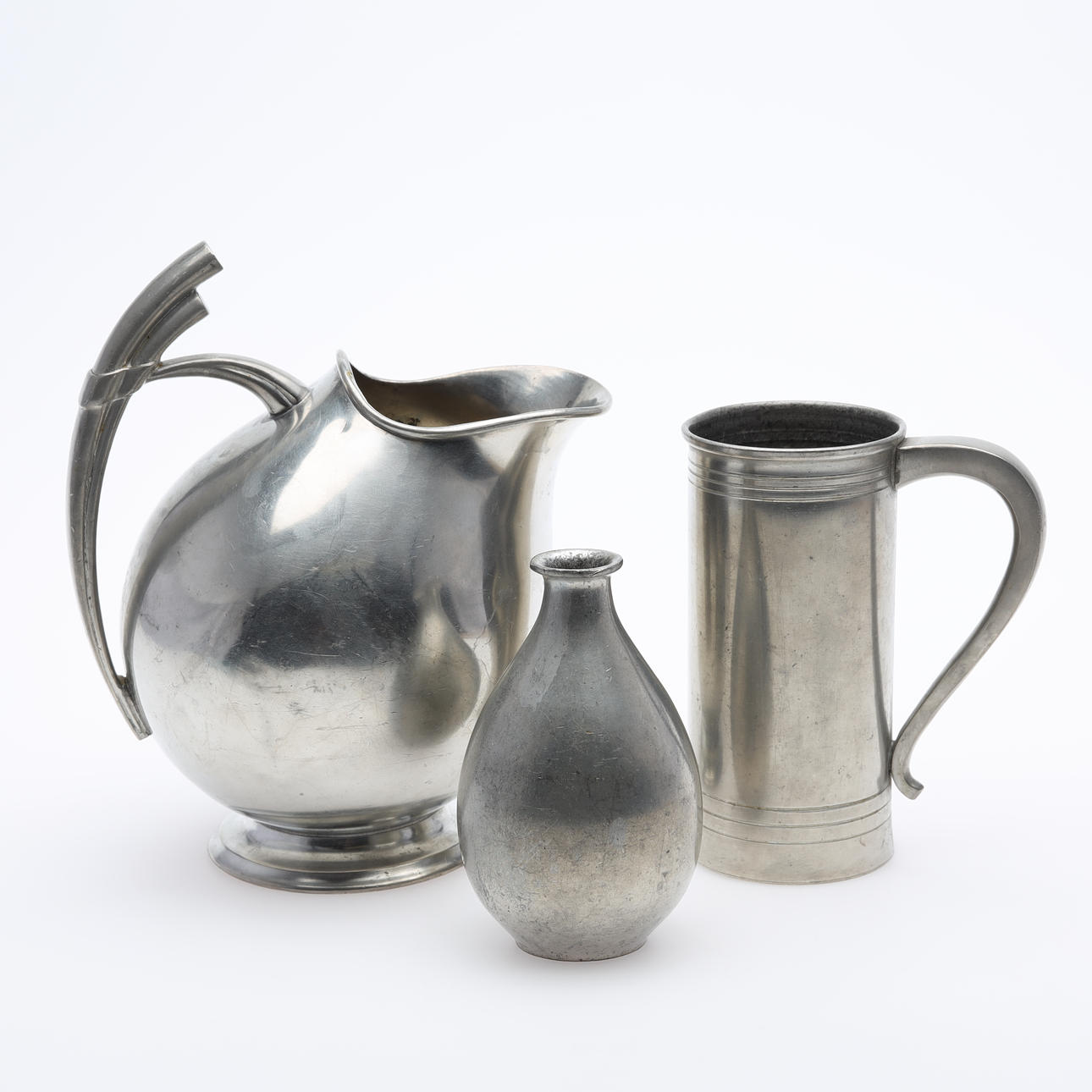BRINGER and vase, tin 3 pieces.