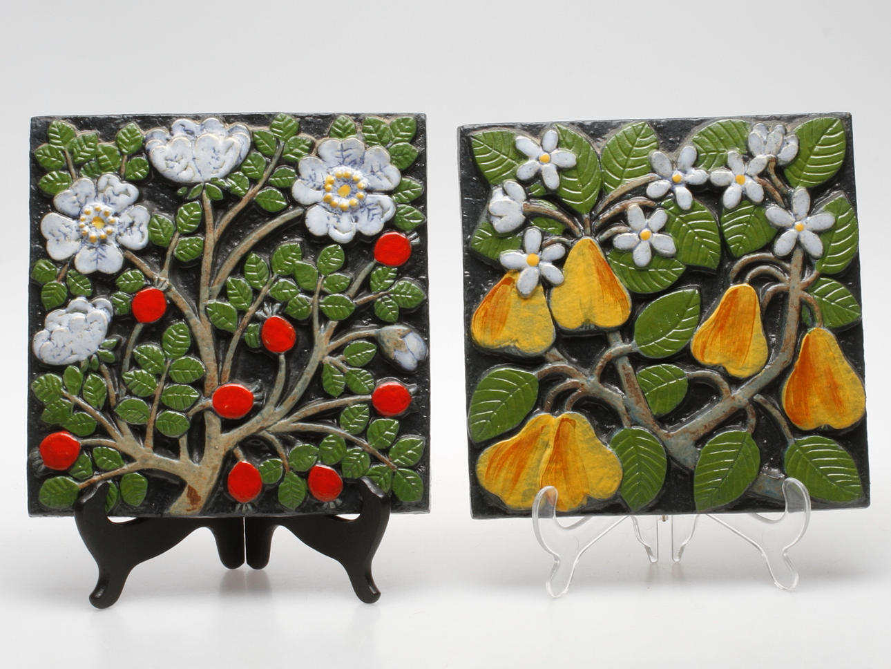 VÄGGRELIEFER, 2 st, stengods, Lisa Larson, Gustavsberg.