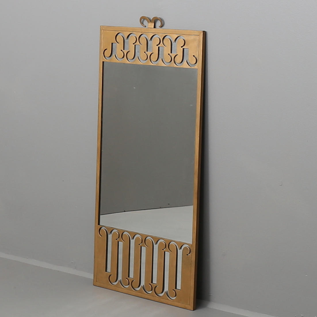 SPEGEL med bronserad metallram, 1900-talets andra hälft.