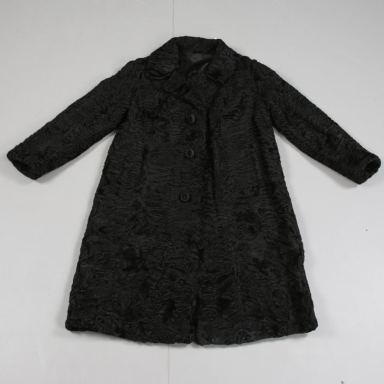 PÄLS, Aisa Nyman, persian, pälsatélje Sundsvall. 1900-talets mitt.