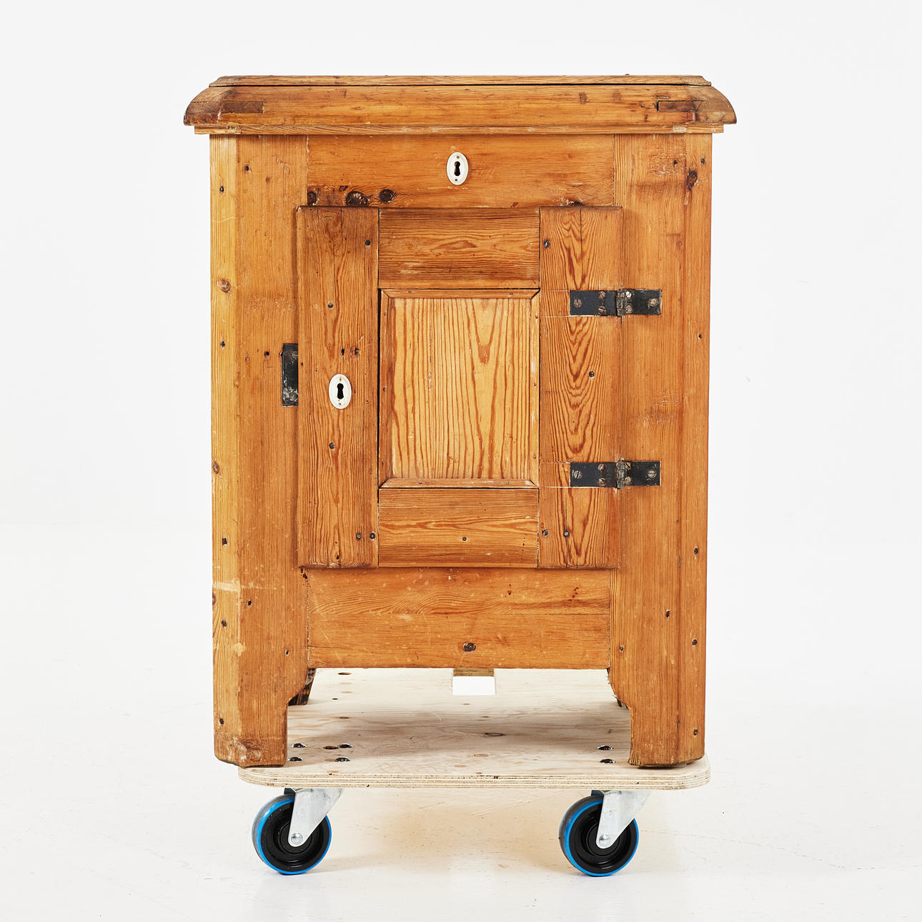 ISSKÅP/KYLSKÅP, omkring 1900, furu.