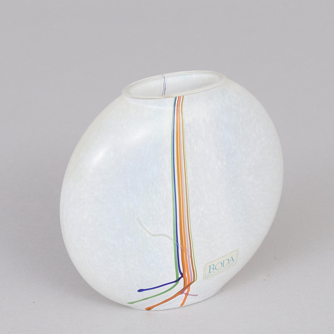 BERTIL VALLIEN. Glasvase, Rainbow, Boda.