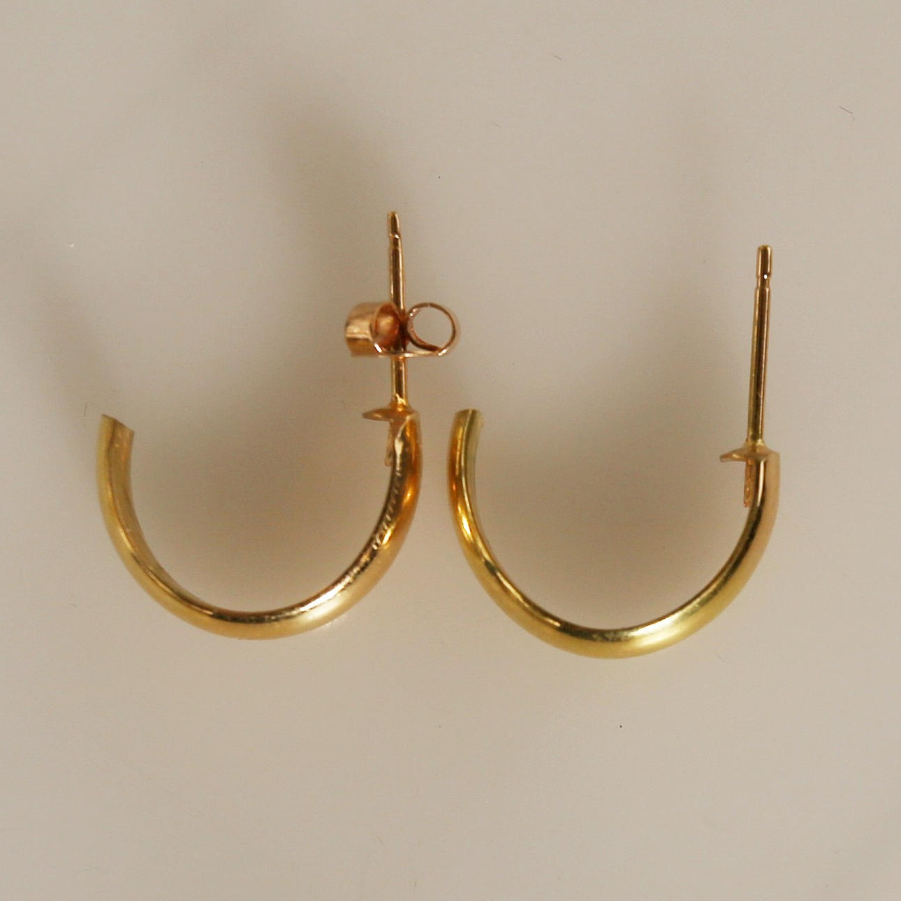 ÖRHÄNGEN 18k guld, ett par.