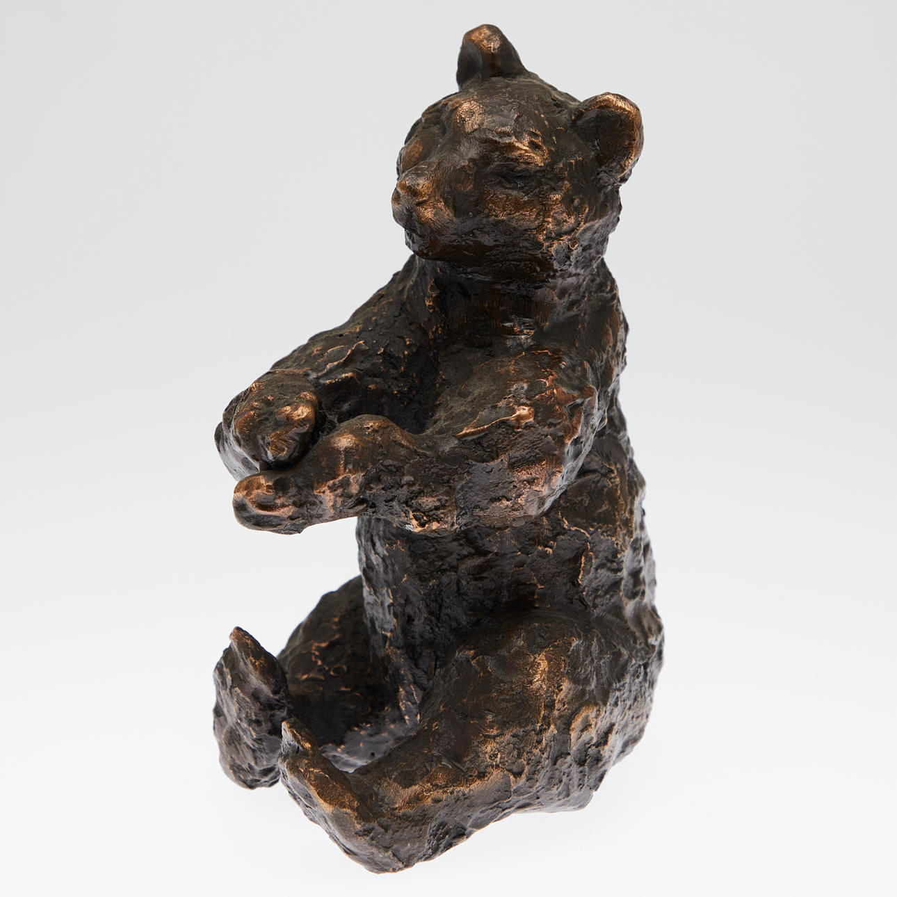 FRIEDRICH HAUFE. Sitting bear.