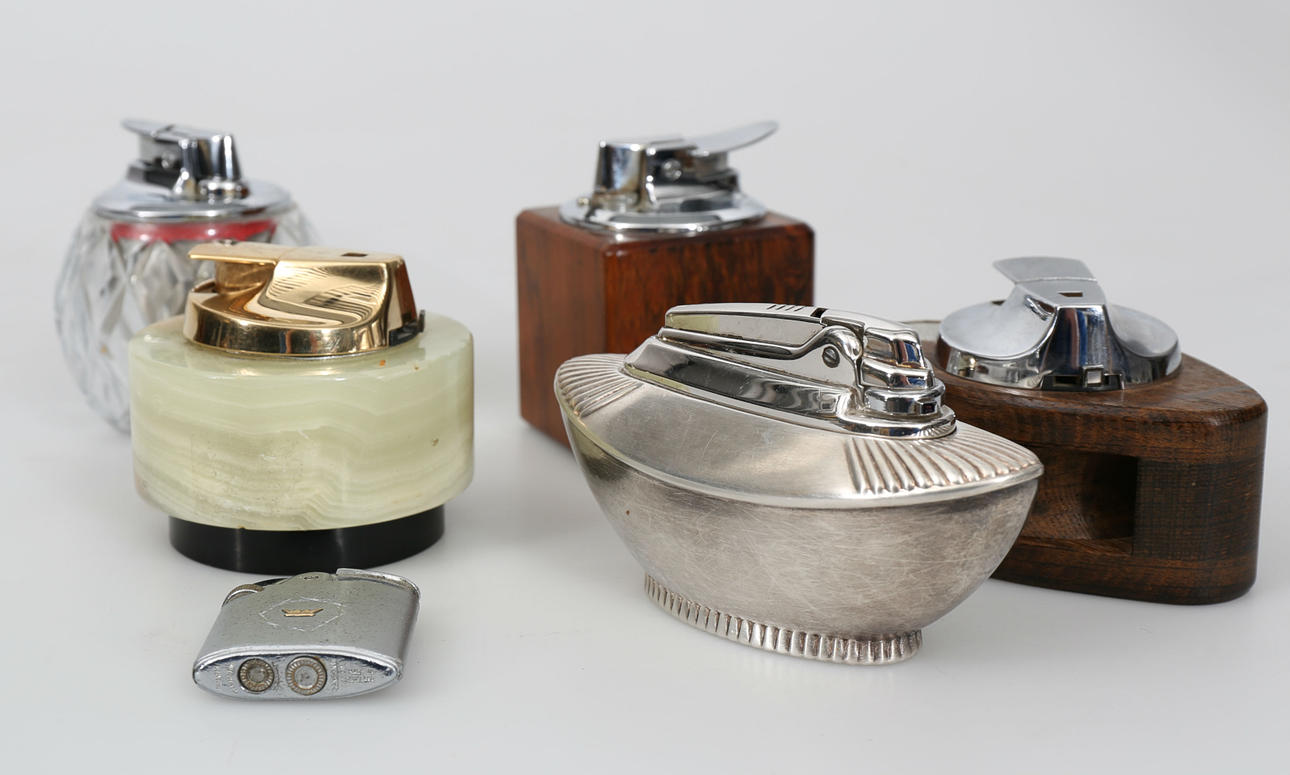 BORDS OCH FICKTÄNDARE, metall, trä, sten och kristall, 6 stycken, Ronson, 1900-tal.