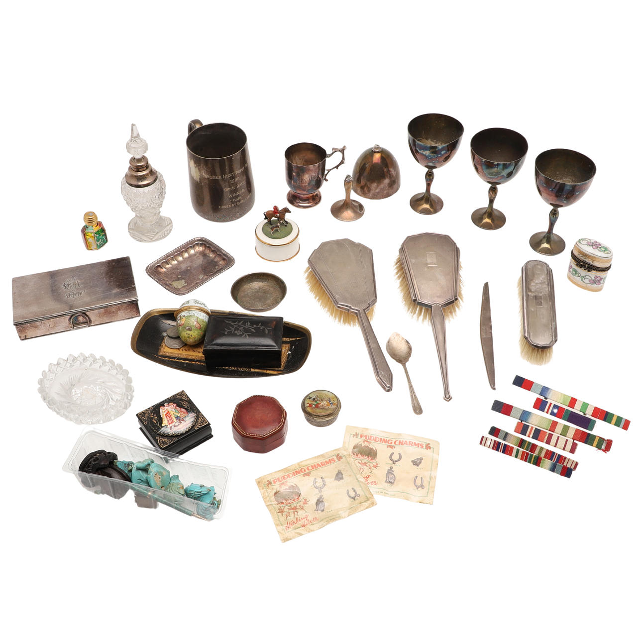 ET BLANDET PARTI SØLV, TALLERKEN & SAMLEROBJEKTER.