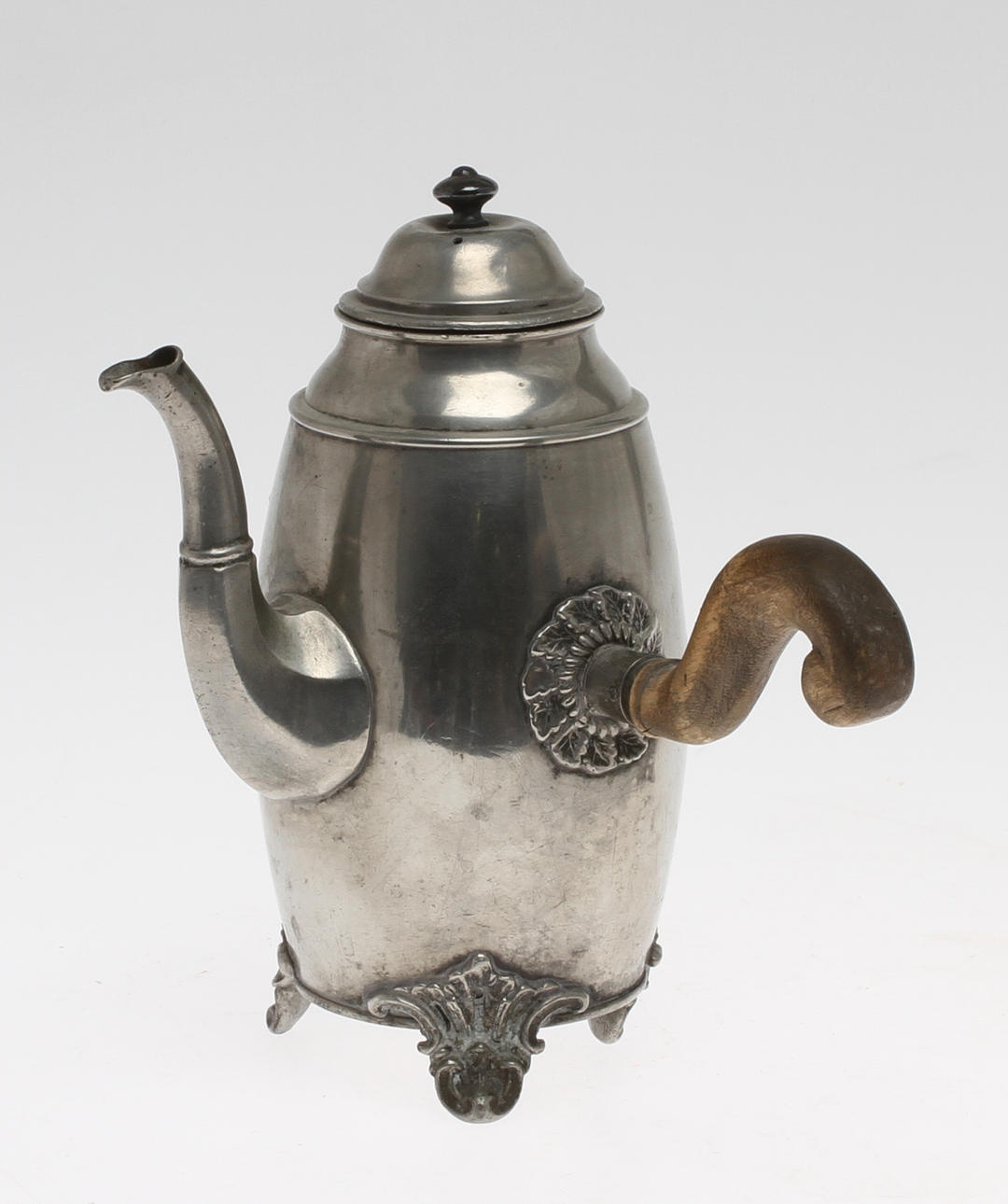 CHOKLADKANNA, tenn, Gustaf Otto Ekström, verksam i Örebro 1857-69.