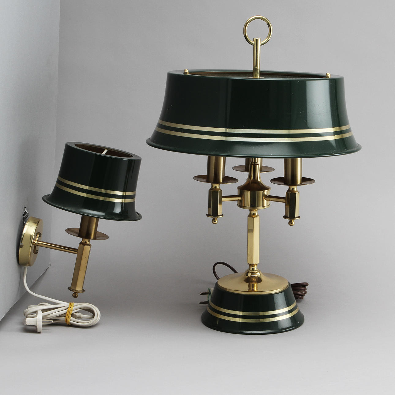 SKRIVBORDSLAMPA samt VÄGGLAMPA, 1900-tal.