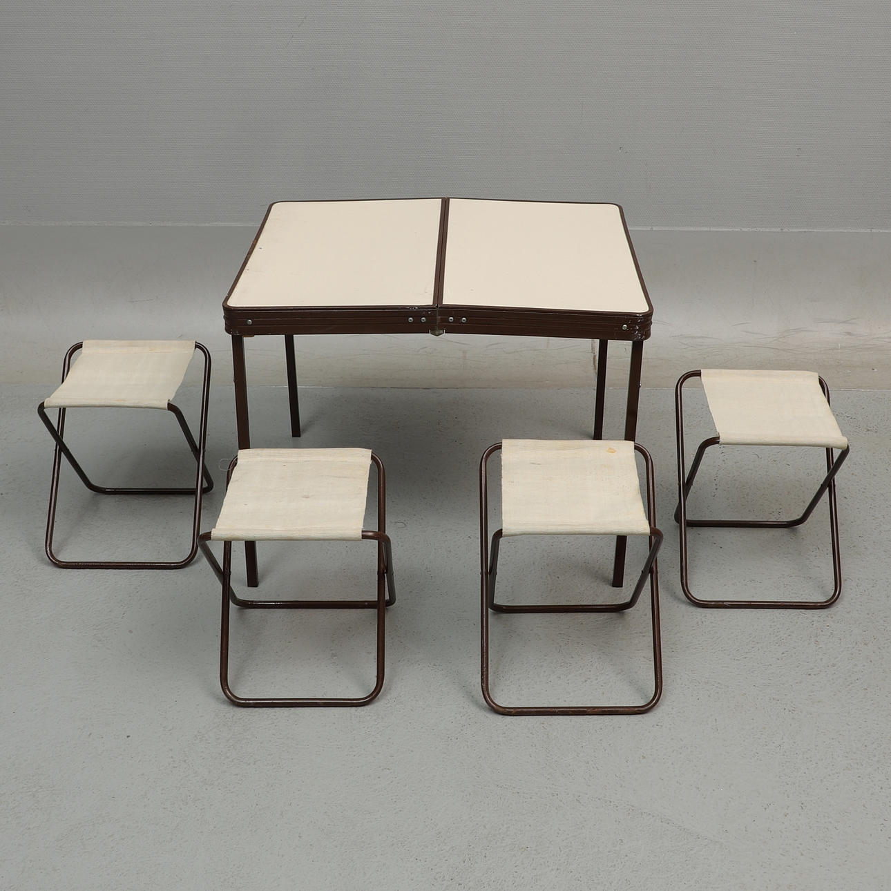 CAMPINGBORD, med 4 stolar, hopfällbart, 1900-tal.