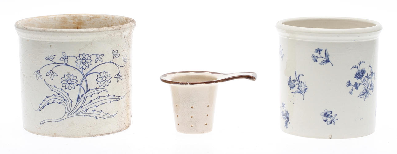 KERAMIKFÖREMÅL, 3 delar, TESIL, "Pyro" nr 167, Gustavsberg, KRUKOR, 2 st, bl.a. Gustafsberg.