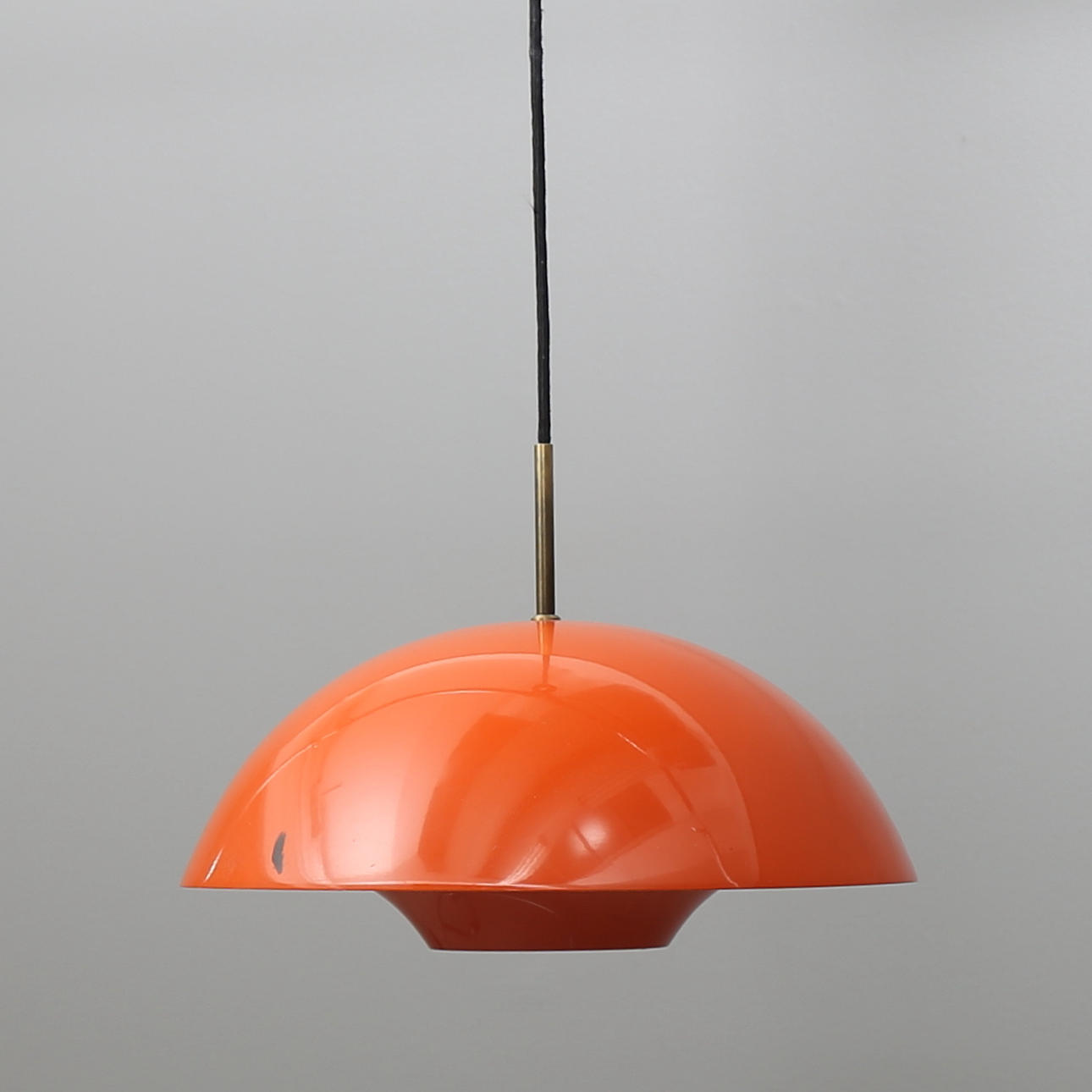 TAKLAMPA, orange plåt 1970-tal.