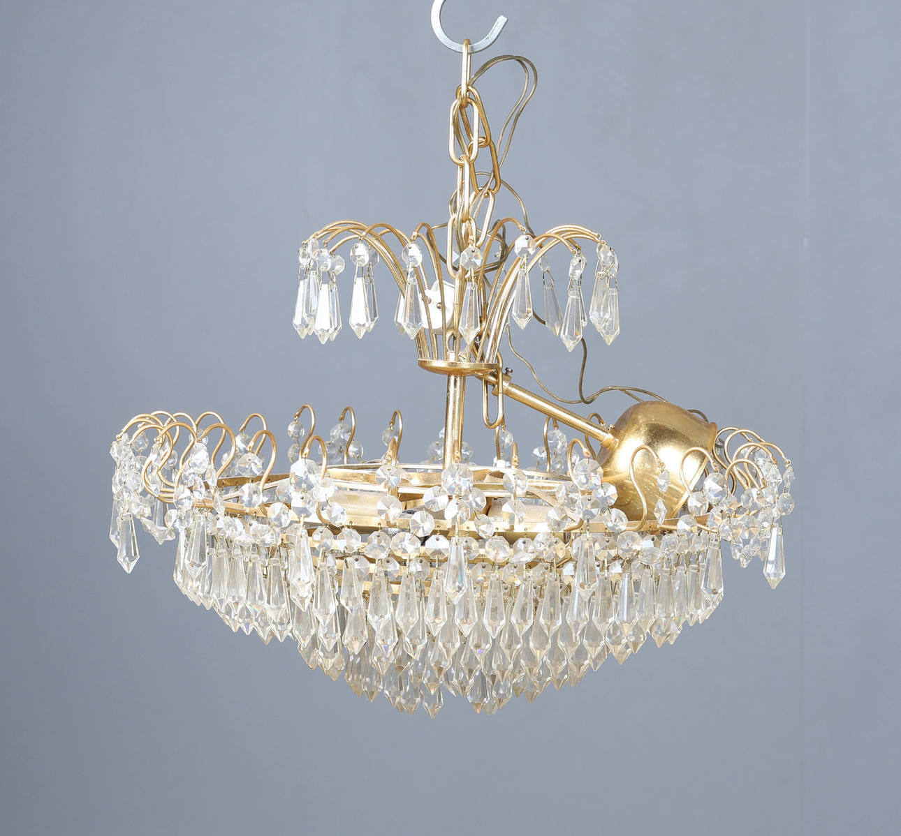 LJUSKRONA. Mässing. 4 ljuspunkter.