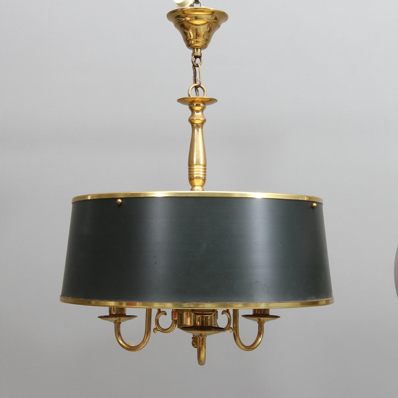 TAKLAMPA, engelsk stil, 1900-talets andra hälft.