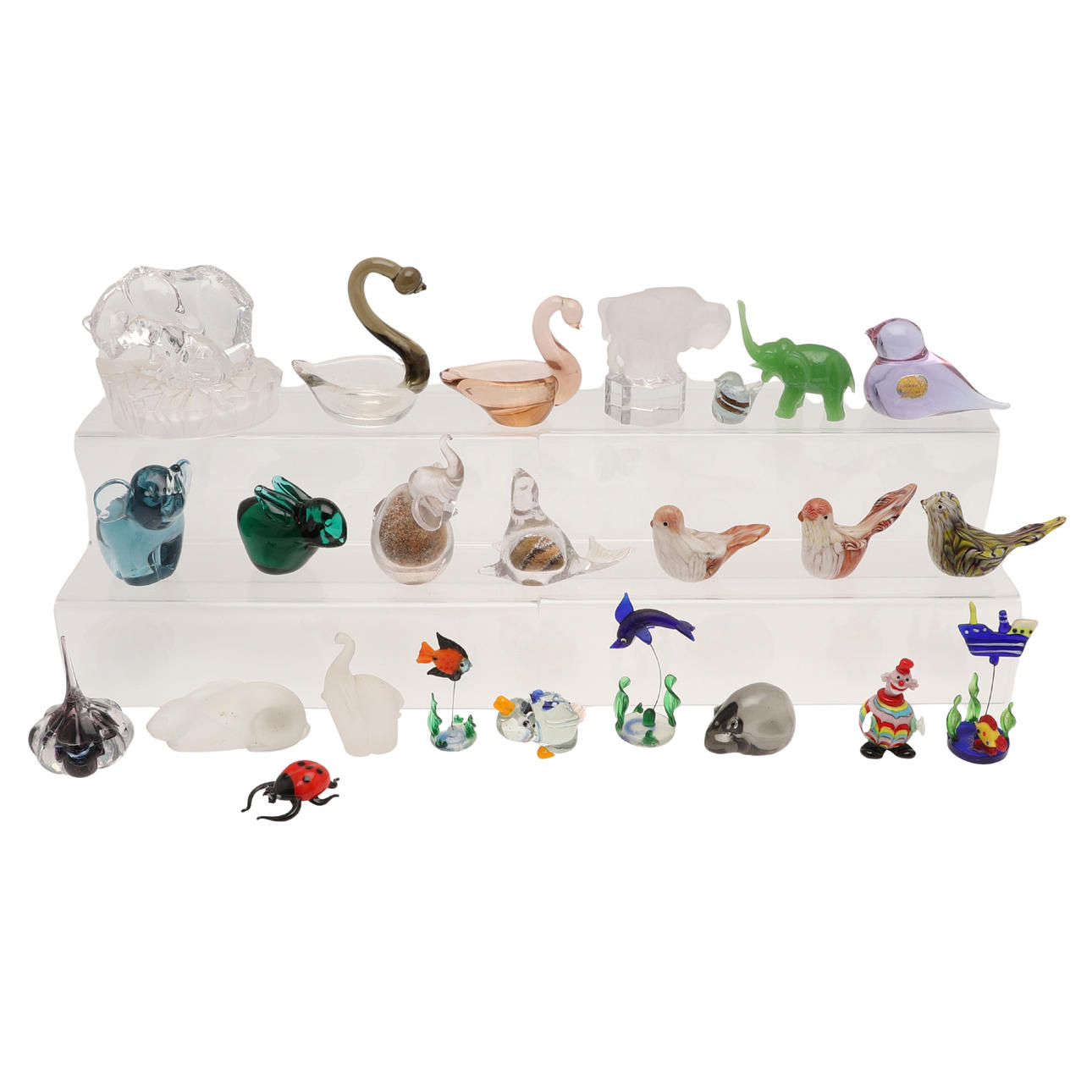 ASSORTED DECORATIVE GLASS ANIMALS ORNAMENTS.