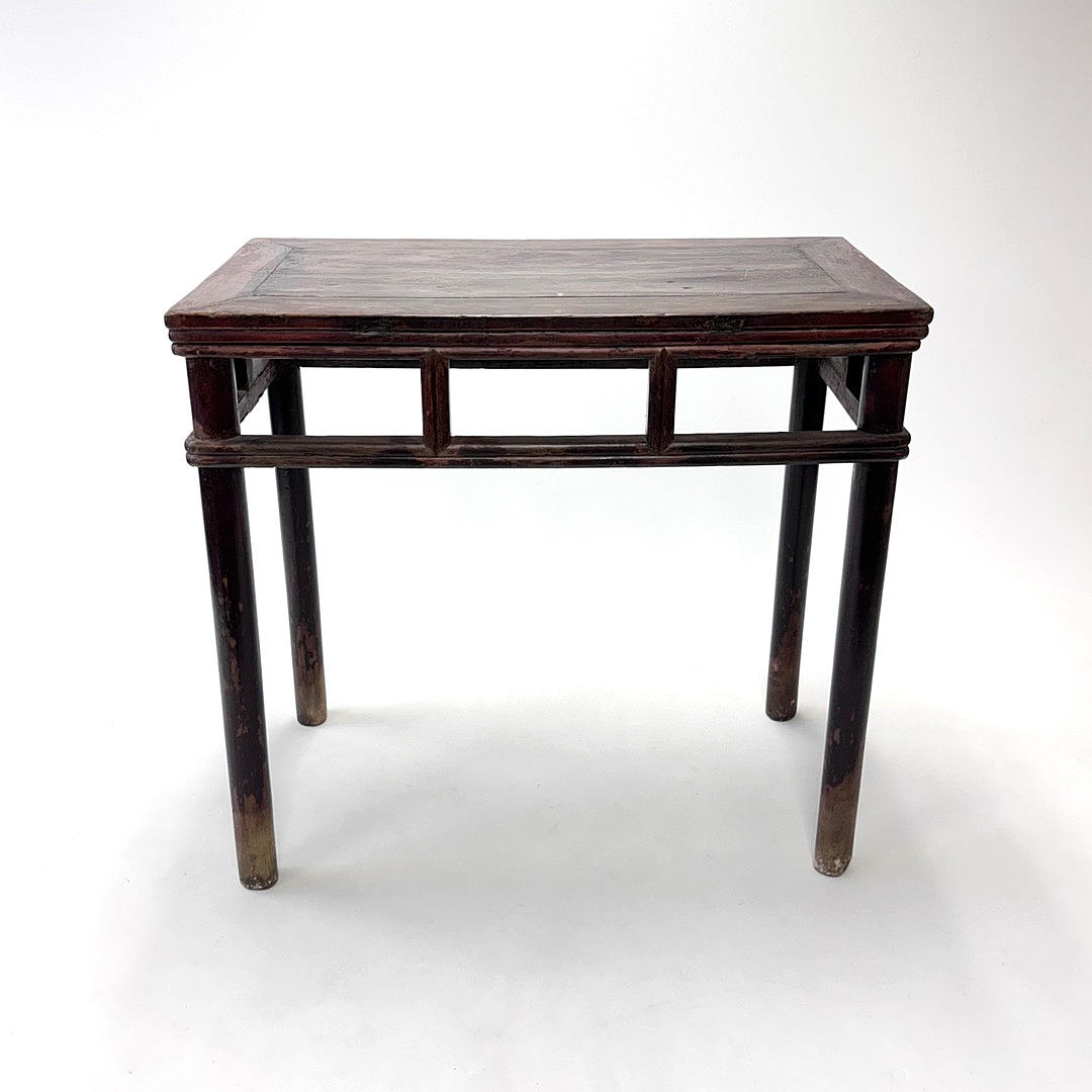 MESA AUXILIAR CHINA DEL SIGLO XIX.