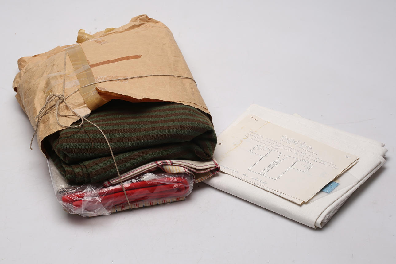 Tyg till Folkdräkt, Kinda.