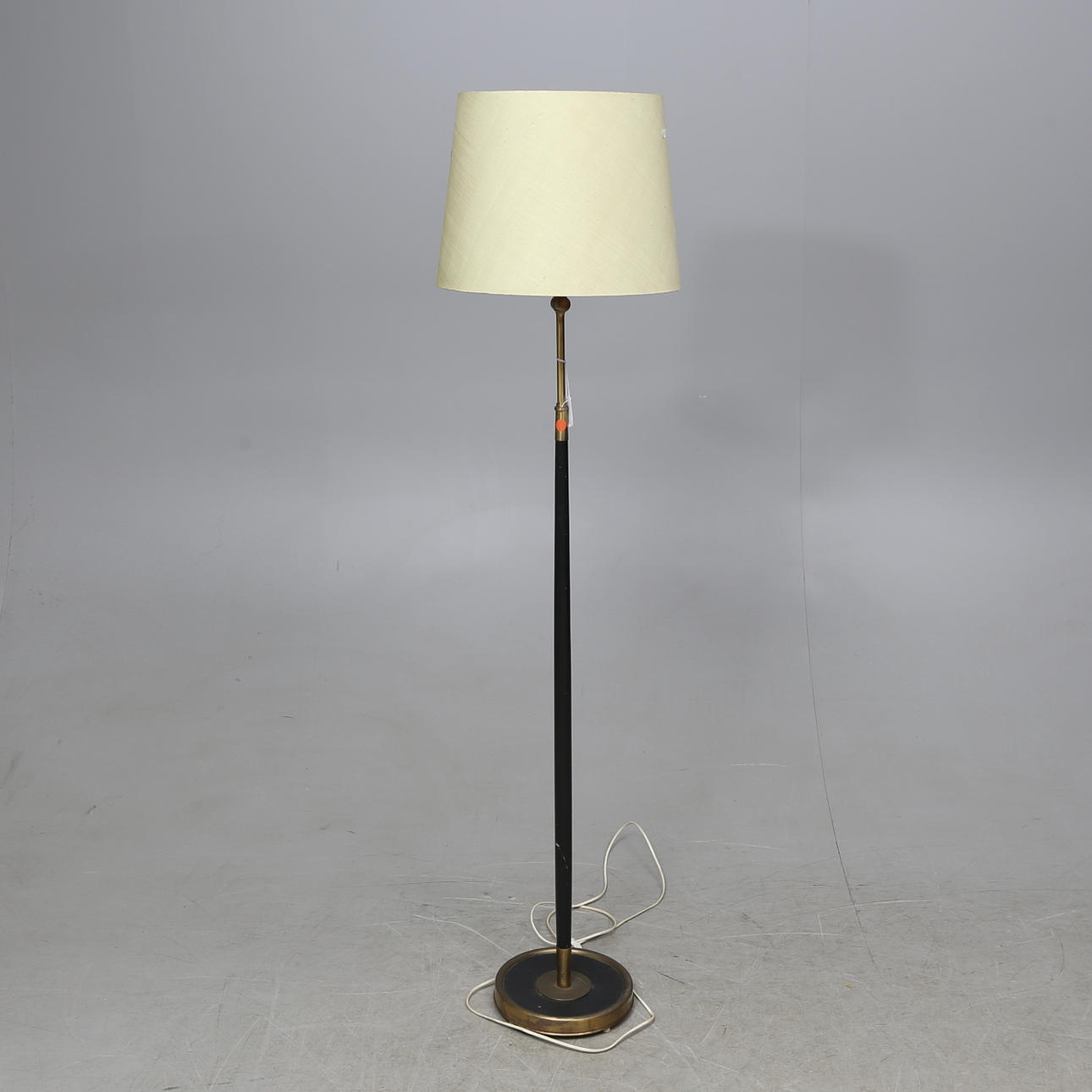 GOLVLAMPA, märkt A belysning, 1900-talets andra hälft.