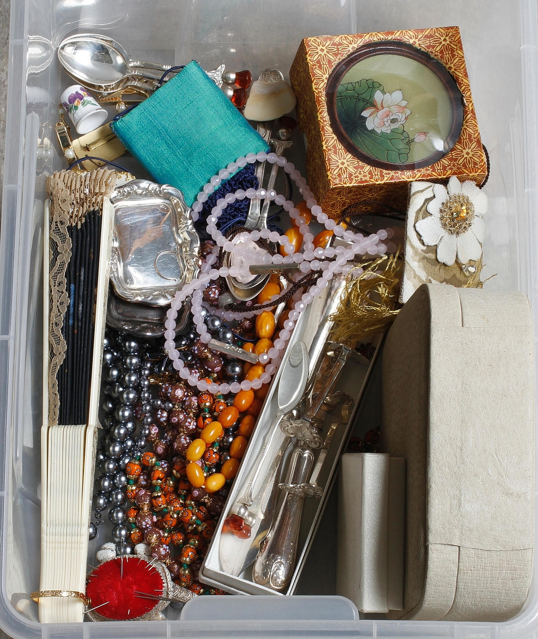 BIJOUTERIER mm, 1900-2000-tal.