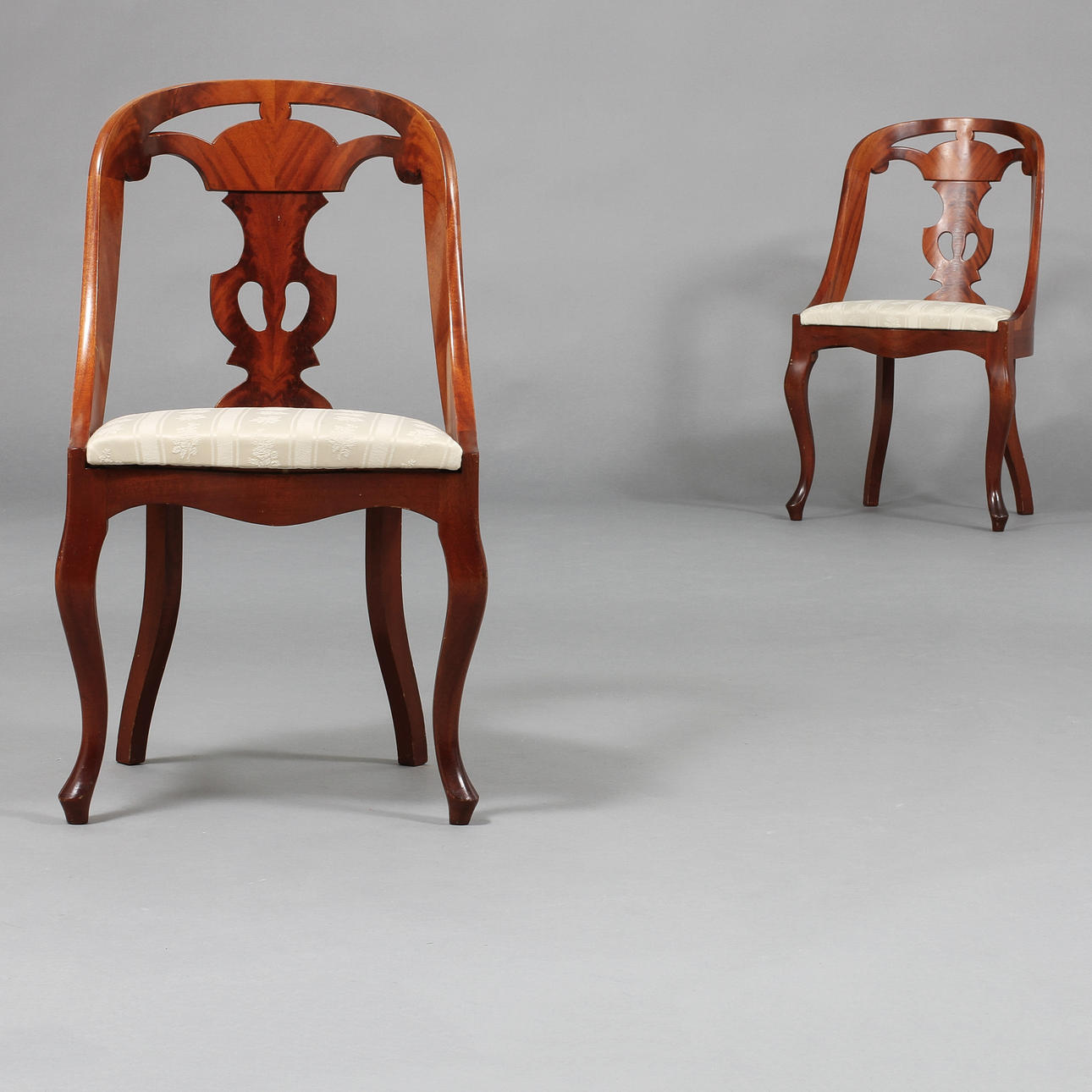 STOLAR, 2 st Göteborgstolar, 1900-tal.