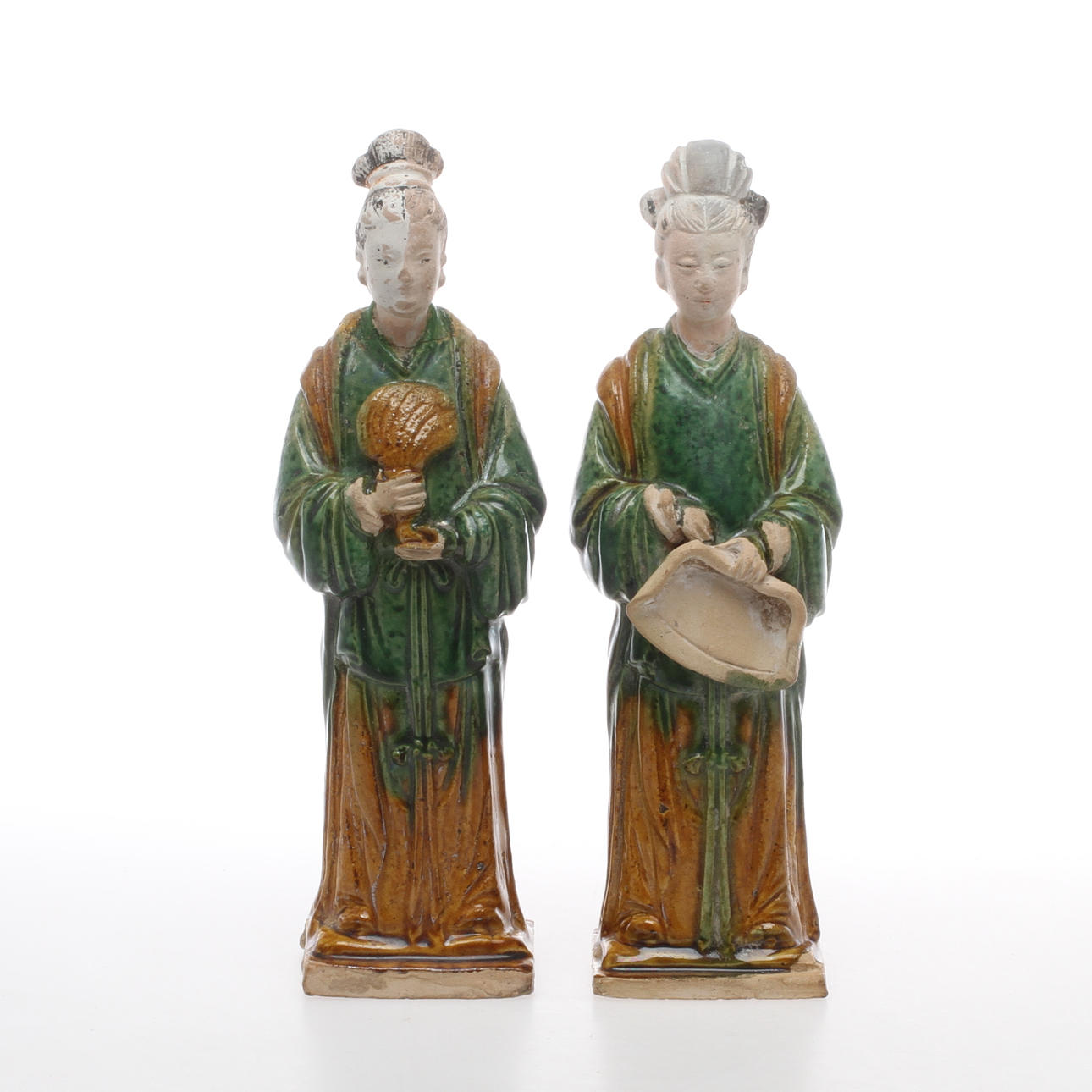 FIGURINER, 2 st lergods, Tangs-stil, Kina.