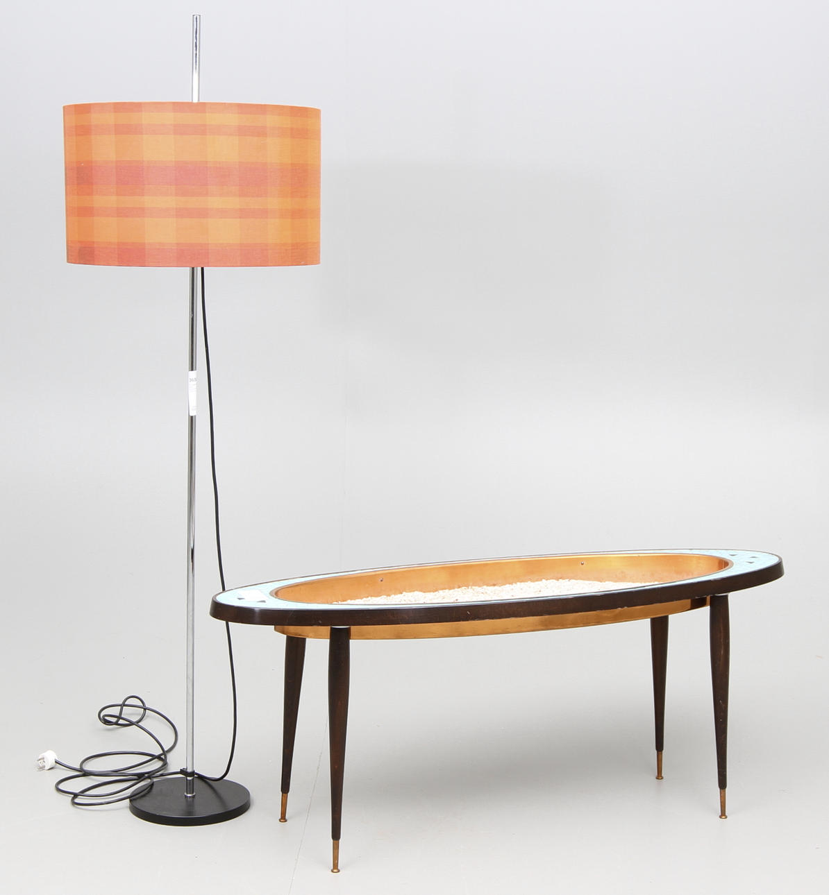 BLOMBORD samt GOLVLAMPA 1960-tal.