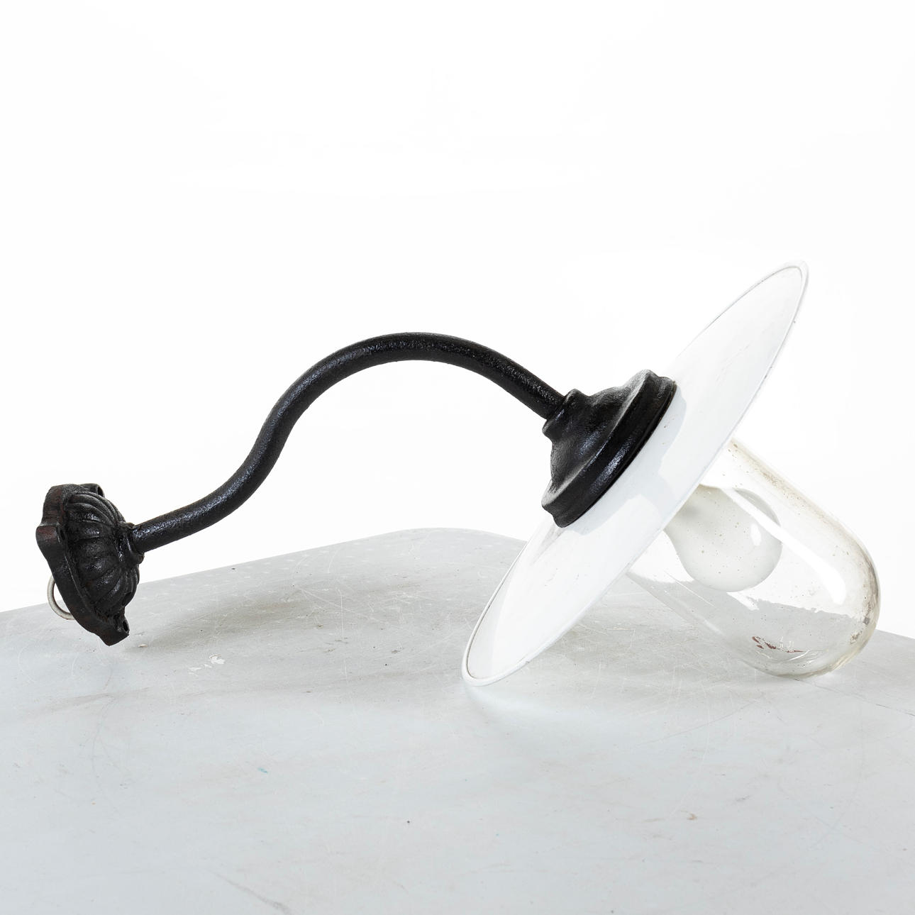 AUSSENBELEUCHTUNG, Gusseisen/Metall.