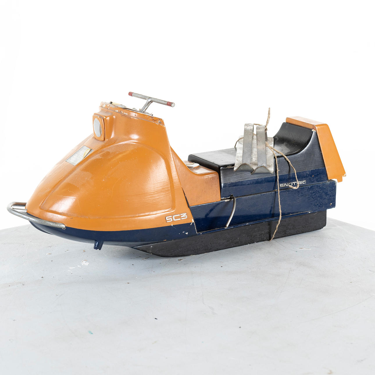 MODELL, efter Sno-Tric, trä.