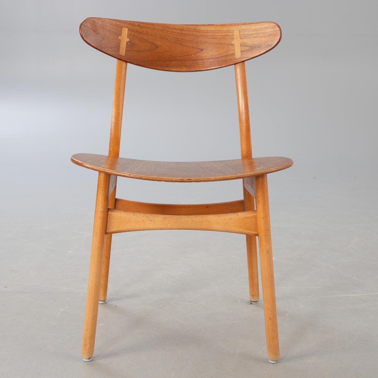 HANS J. WEGNER. Stol, „CH30", Carl Hansen, Danmark.