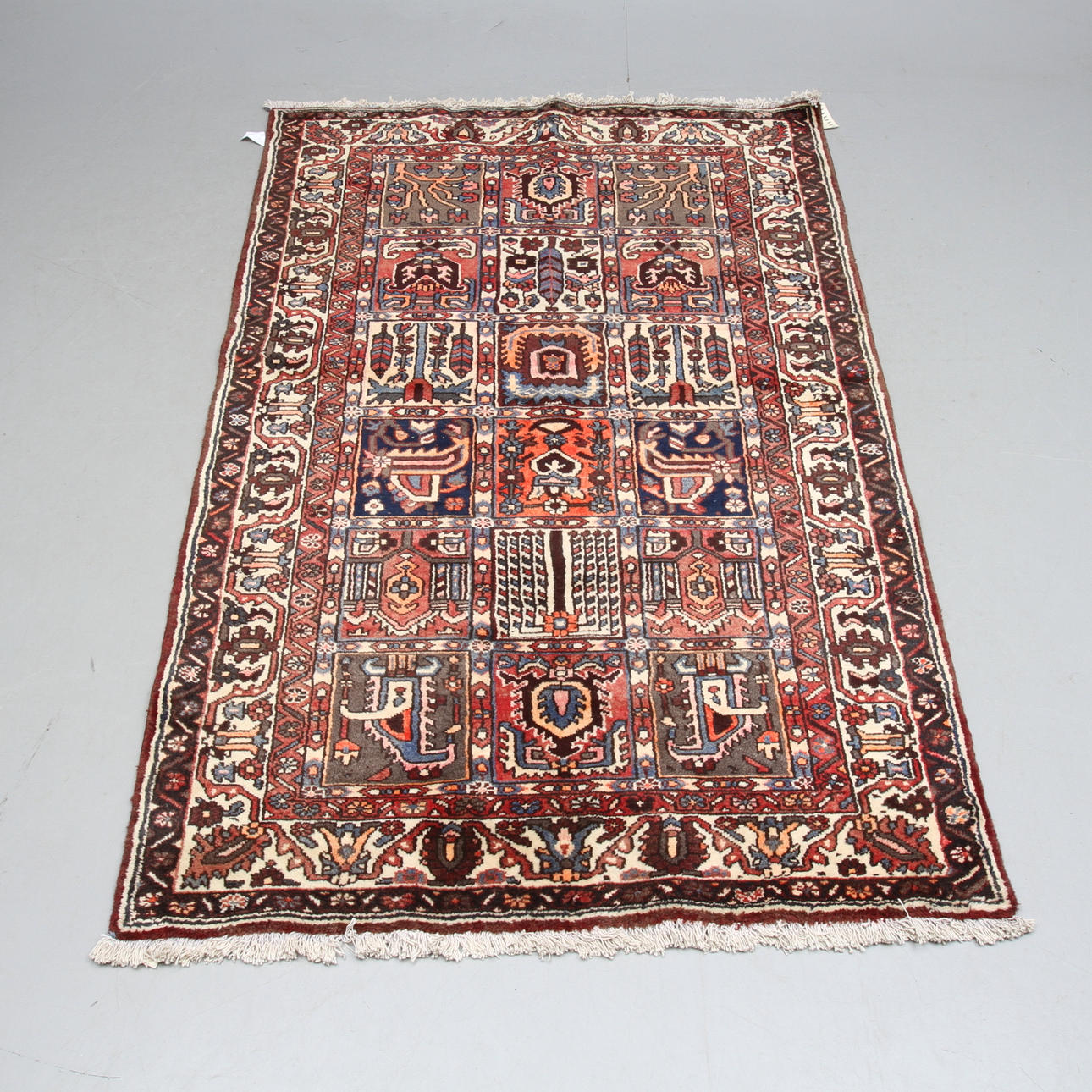 MATTA, orientalisk, ca 218 x 142 cm.