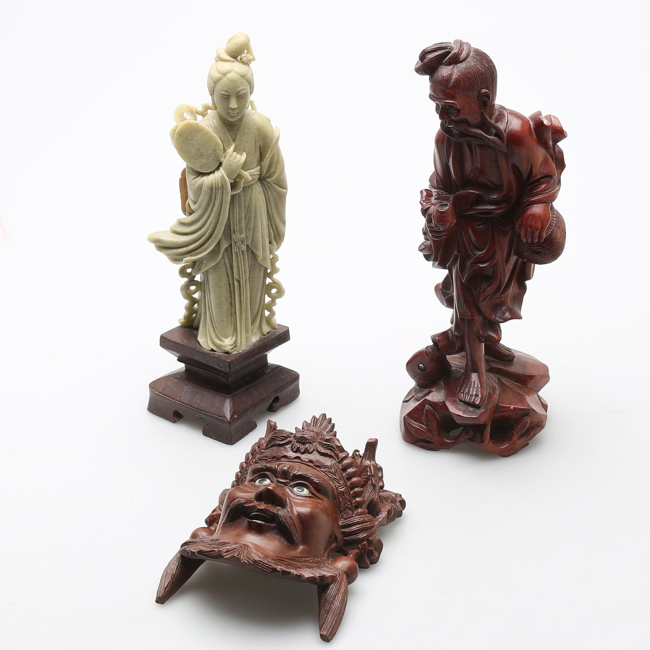 SKULPTURER, 3 st, soapstone och rosewood. Kina 1900-tal.