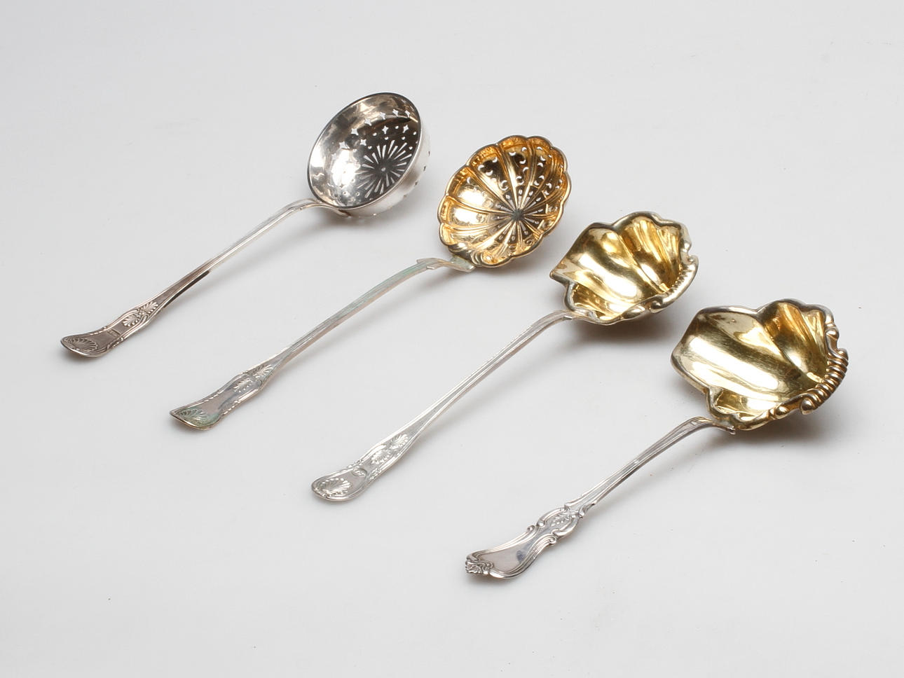 SÅSSLEVAR och SOCKERSTRÖARE, vikt ca 195 gram.