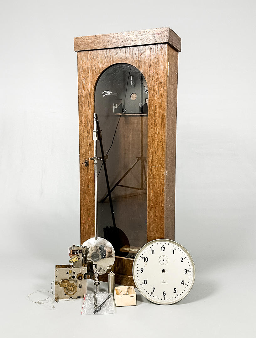 RIEFLER, HUVUDUR/CENTRALUR, München.