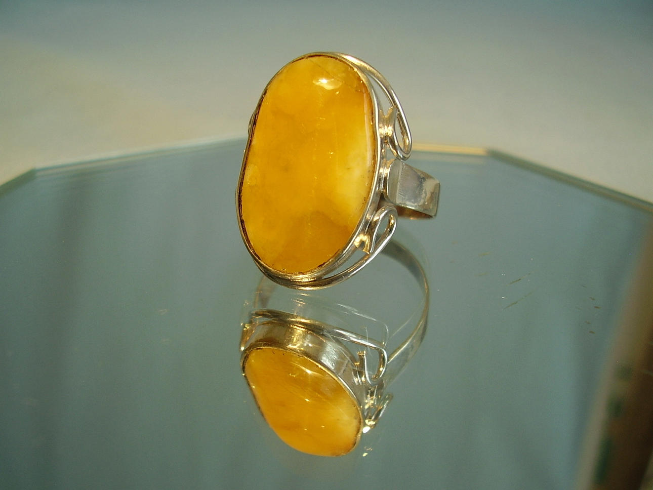 LAKE BERNSTEIN RING signerad FISCHLAND Riebnitz- Damgarten Tyskland silver 835.