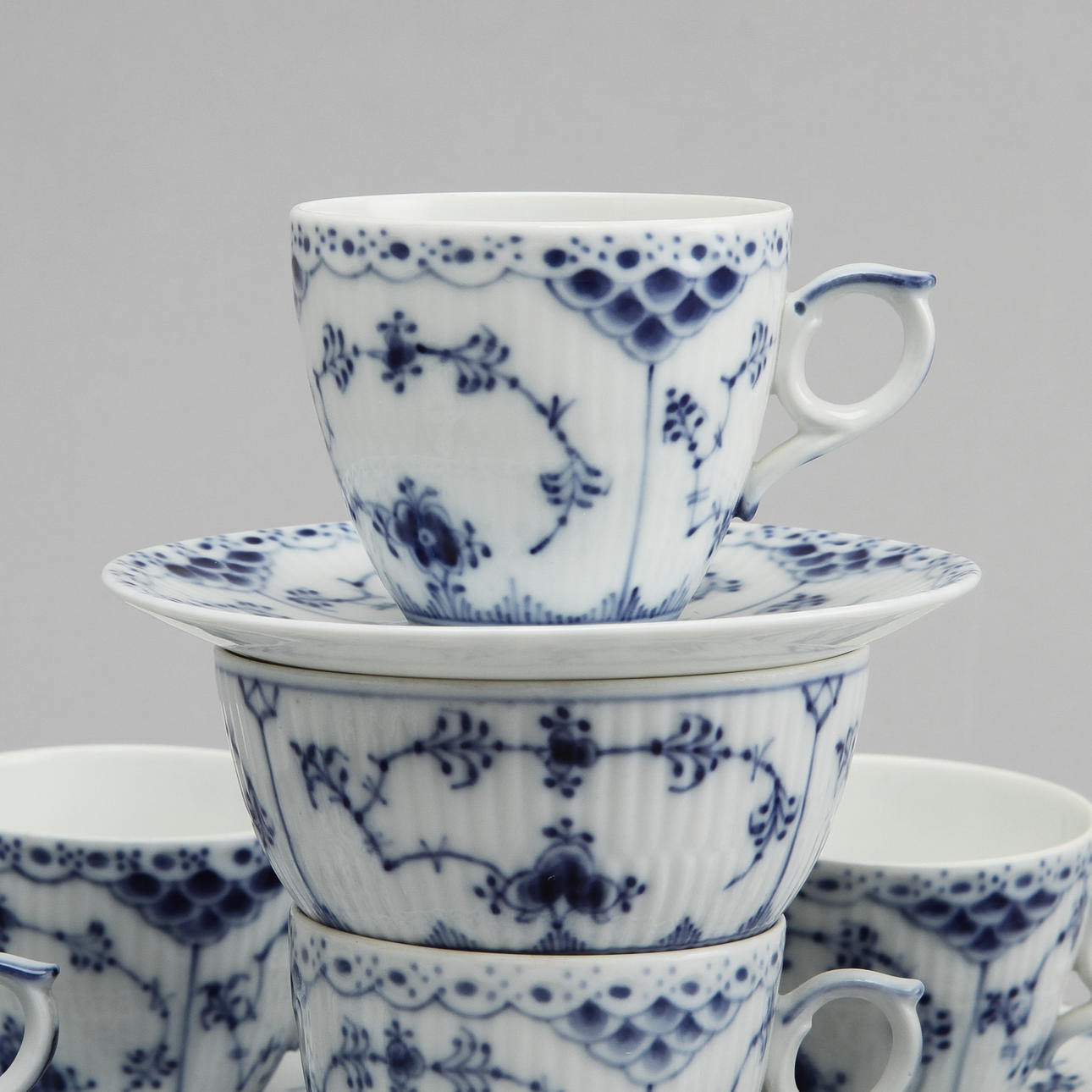 MOCCA/KAFFEKOPPAR med FAT, "Musselmalet", Royal Copenhagen.