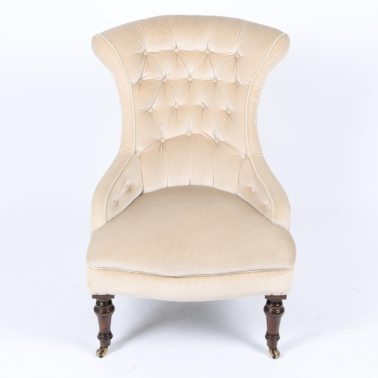 EIN VIKTORIANISCHER GEPOLSTERTER STUHL MIT KNOPFLEHNE.