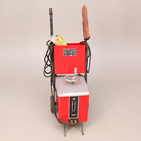 PINNSVETS, på hjul, EMV, medföljer svetshandske o elektroder.