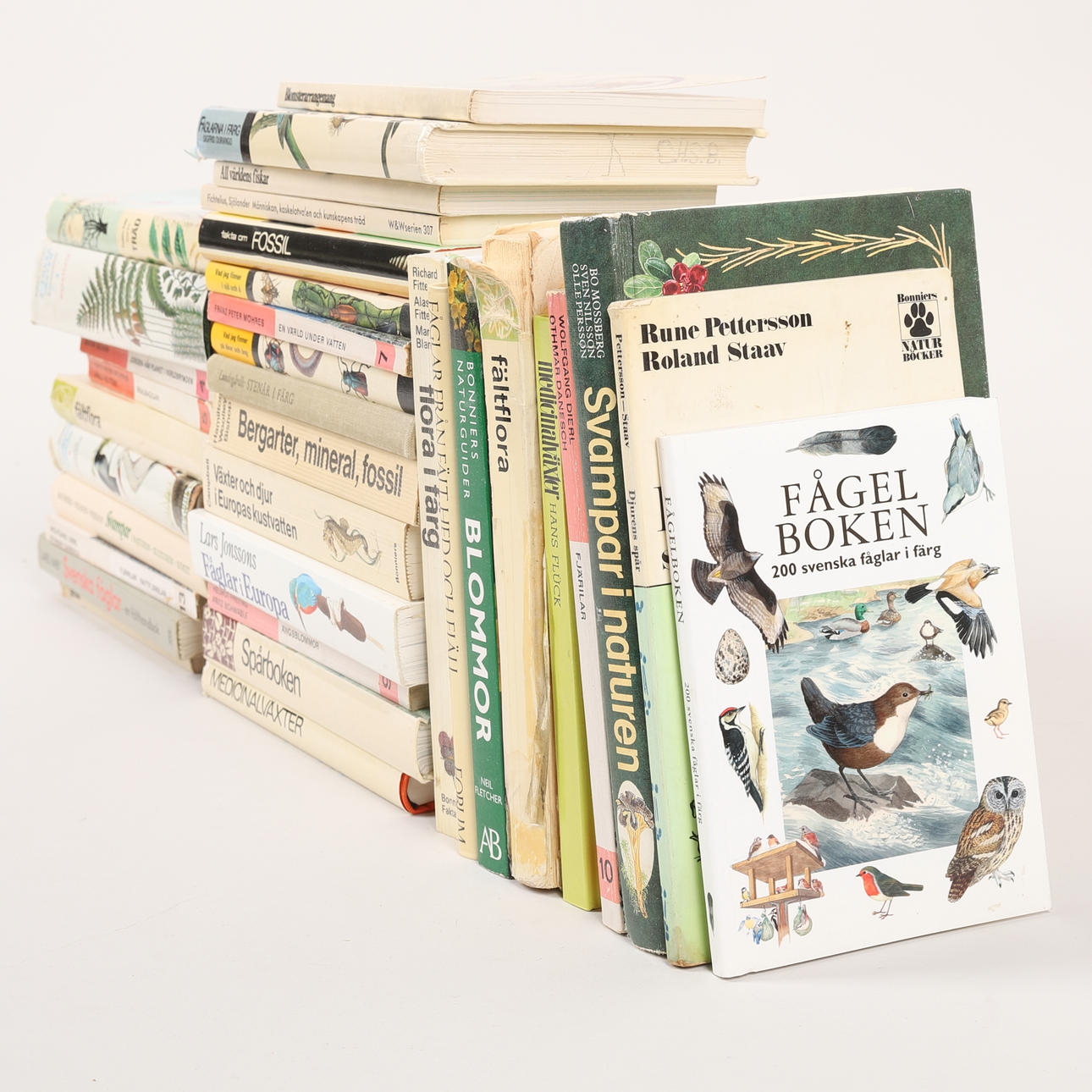 BÖCKER, 34 st, flora och fauna.