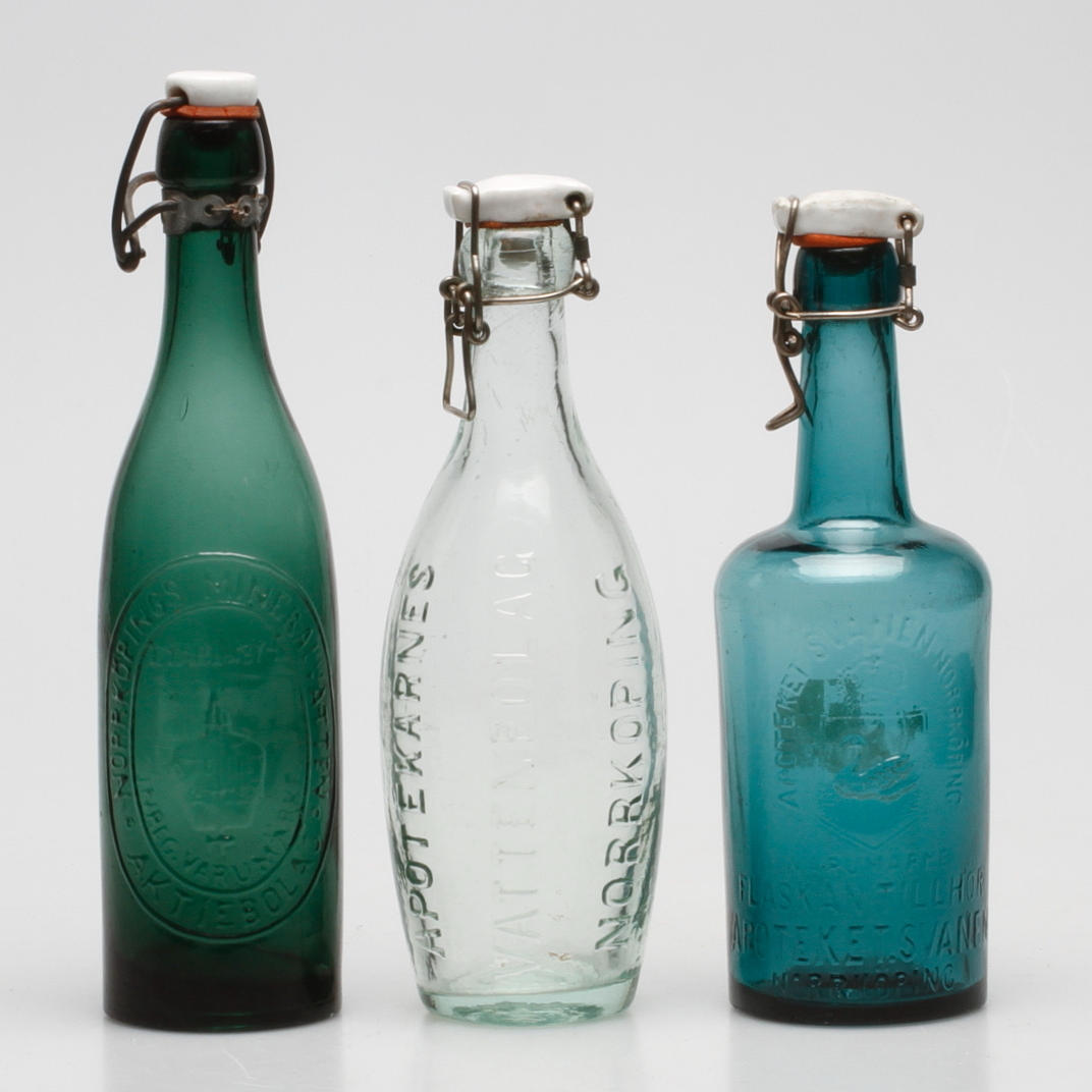 FLASKOR, 3 st, Norrköping, 1900-talets första hälft.
